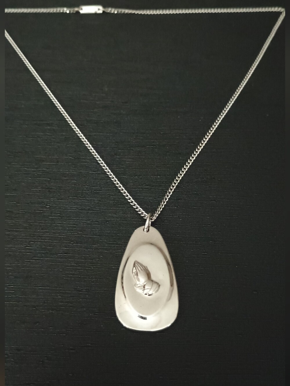 Vintage 1978 Sara Coventry Entry Silver Praying Hands Pendant Necklace - Silver
